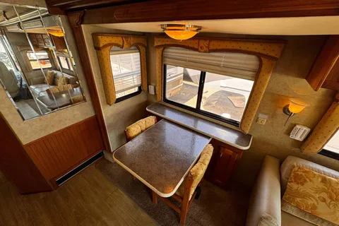 RUNASO's Holiday Rambler Vacationer Class A