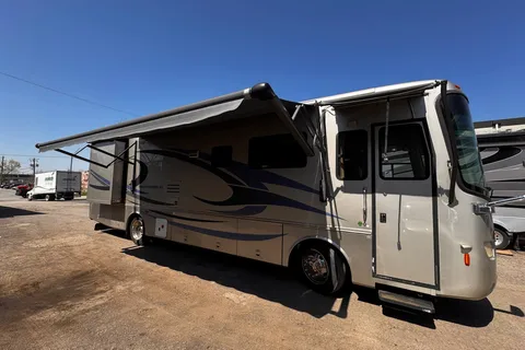 RUNASO's Holiday Rambler Vacationer Class A