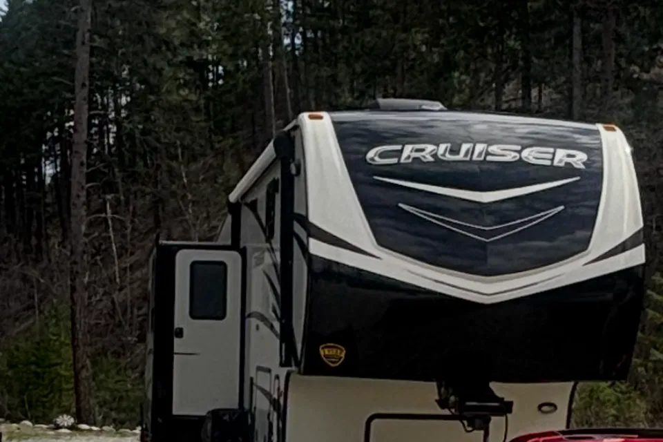 Roberto's Cruiser RV Cross roads 3451FB Fifth Wheel