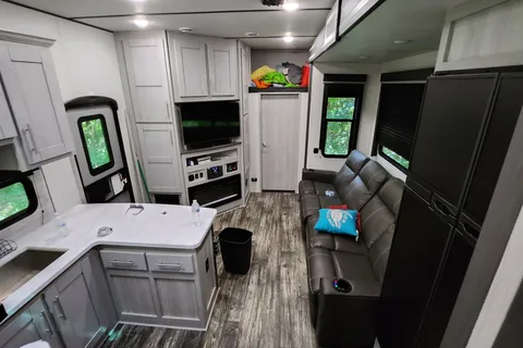 "Garage-ma-hal" Impact Toy Hauler