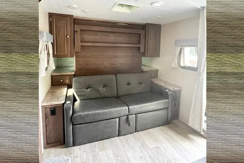 Perfect Family Trailer: Rockwood Minilite with Queen Murphy Bed and Double-size Bunks
