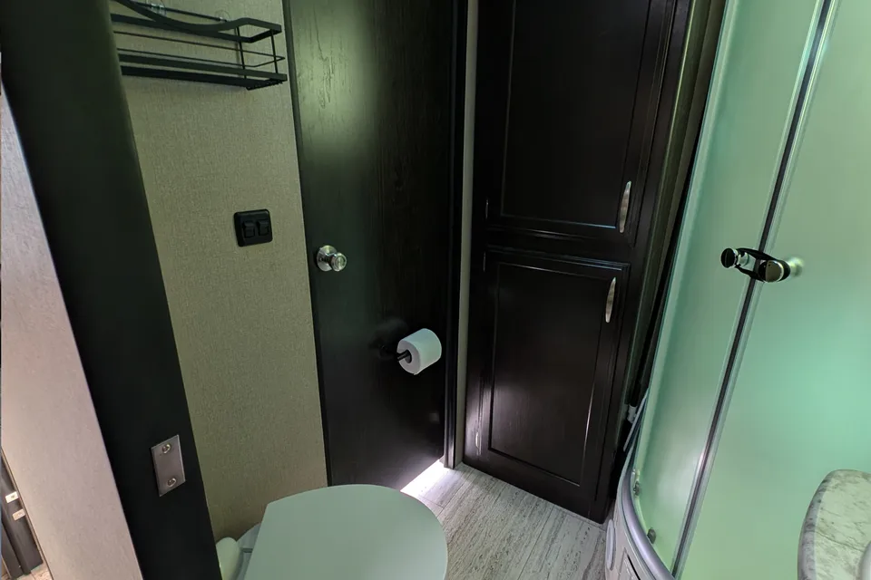 Family friendly 35FT Travel Trailer with Bunk room