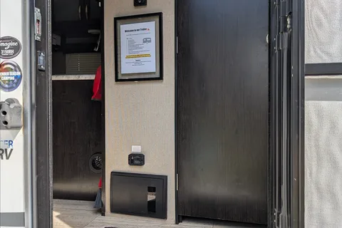 Family friendly 35FT Travel Trailer with Bunk room