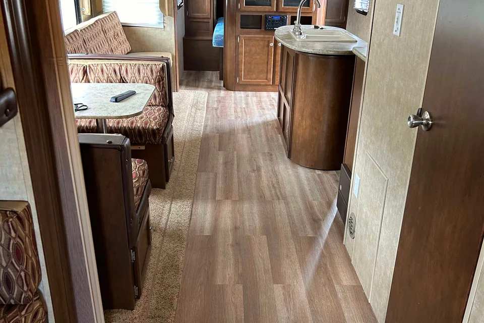 Brittany's Spacious Sport Trek Family Friendly Travel Trailer