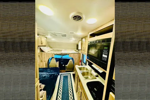 Sathiyavahini's Jayco Jayco Redhawk SE Class C