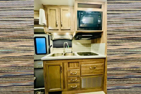 Sathiyavahini's Jayco Jayco Redhawk SE Class C