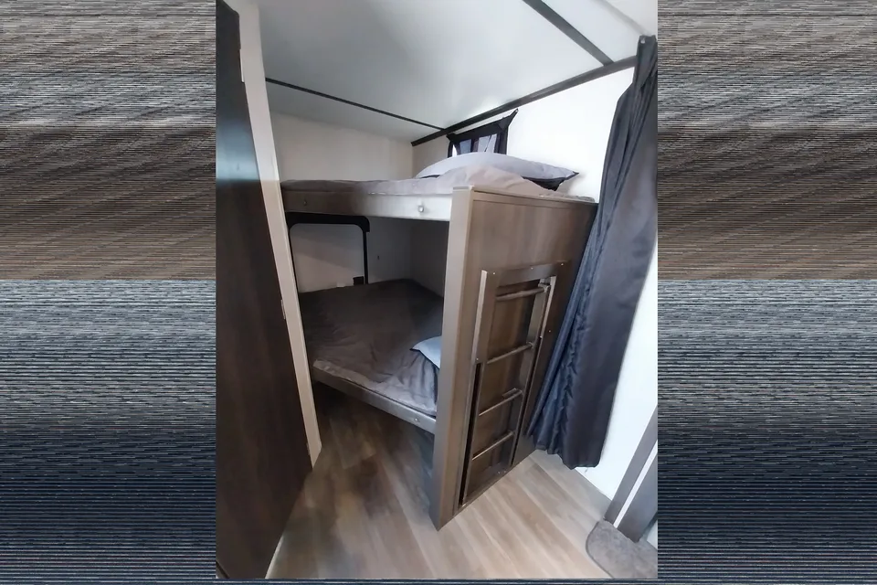 Julian's Cruiser Aire