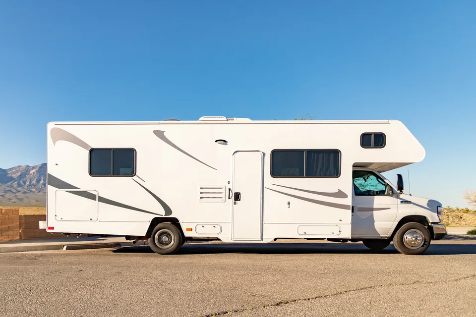2020 Winnebago Minnie Winnie 31f - w/ Starlink