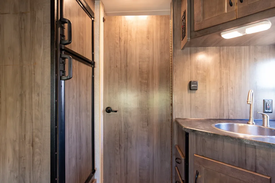 2020 Winnebago Minnie Winnie 31f - w/ Starlink