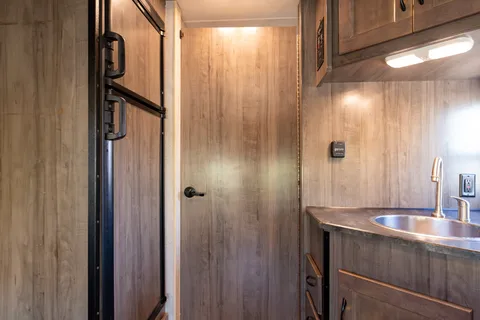 2020 Winnebago Minnie Winnie 31f - w/ Starlink