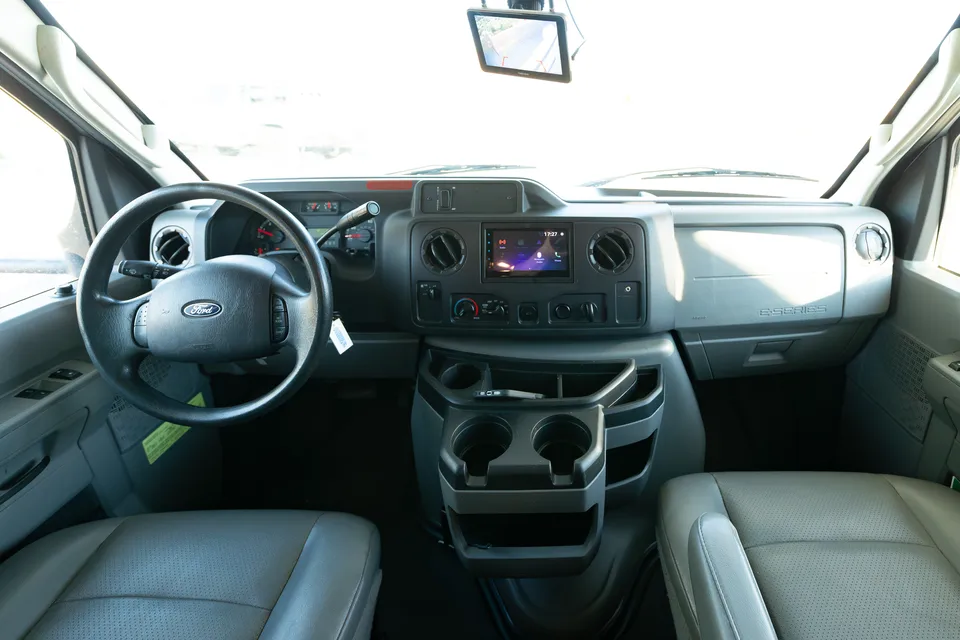 2020 Winnebago Minnie Winnie 31f - w/ Starlink