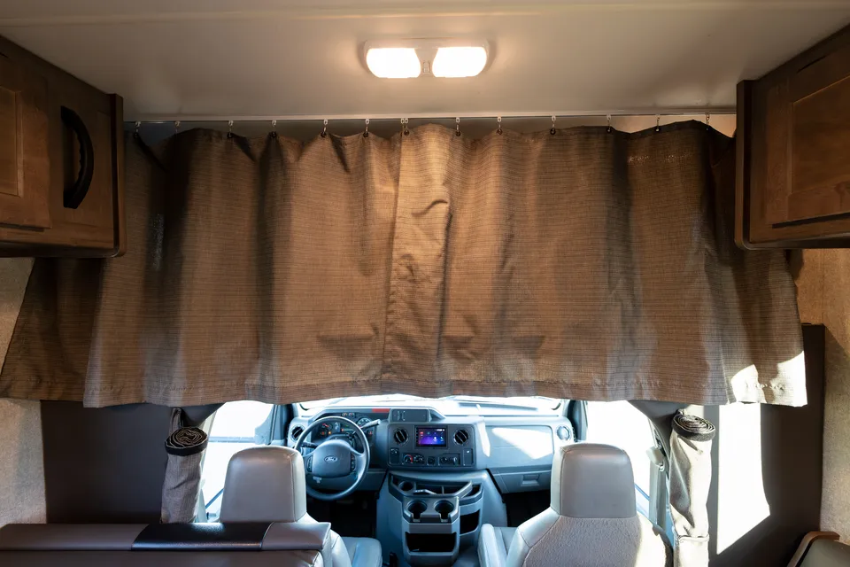 2020 Winnebago Minnie Winnie 31f - w/ Starlink