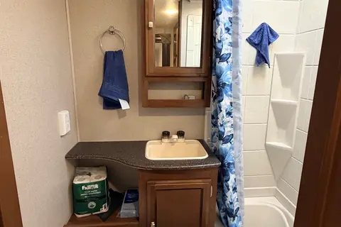 Leduc Recreation Coachmen Freedom Express 312BHDS Travel Trailer