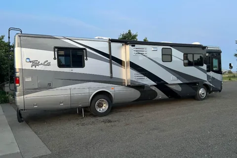 Colleen's National RV Tropi-Cal Class A