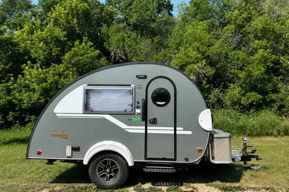 Paul & Julie's nuCamp TAB 320 CS-S Micro Trailer