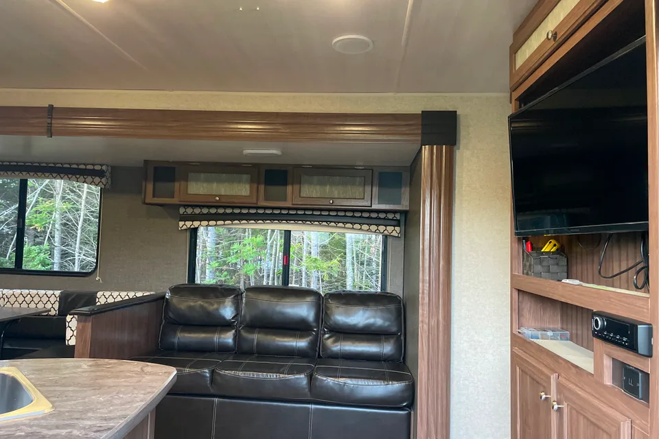 Devin & Tanya’s (TADA!) Prowler Lynx Travel Trailer