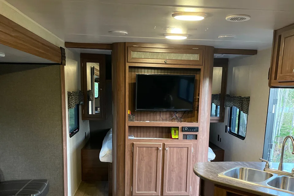 Devin & Tanya’s (TADA!) Prowler Lynx Travel Trailer