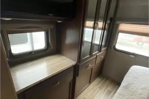 Enterprise- Thor Motor Coach 30.3 A.C.E Class A