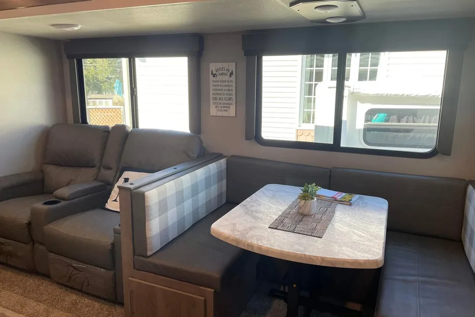 Mario's Grand Design 2800BH Travel Trailer