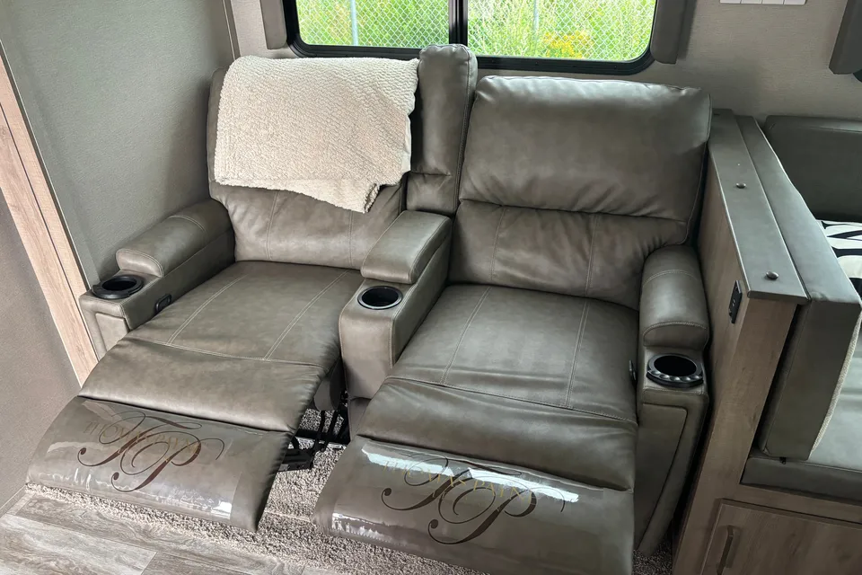 Mario's Grand Design 2800BH Travel Trailer