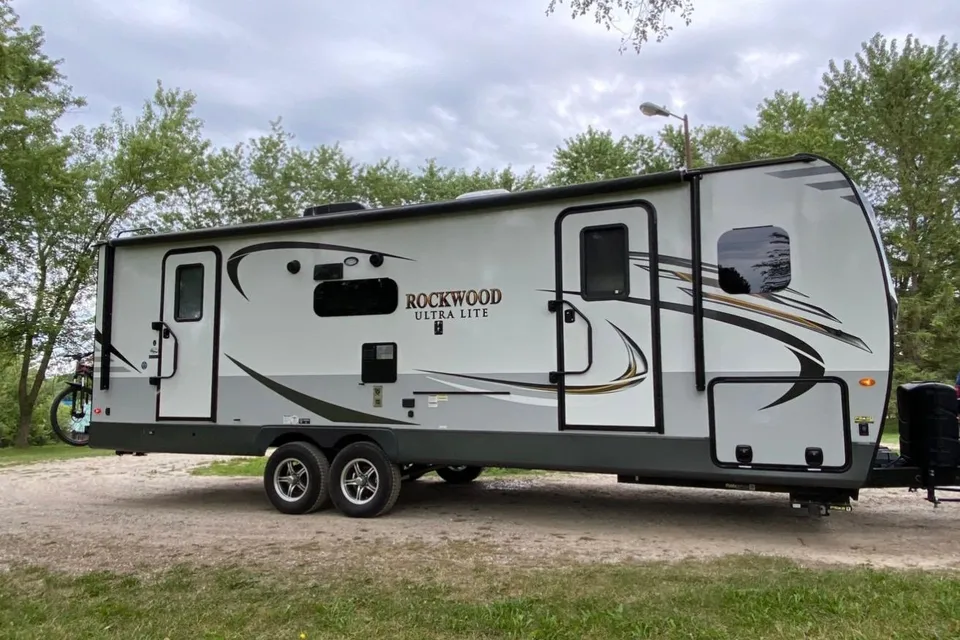 Ralph's Forest River rockwood ultra light 2612ws Travel Trailer