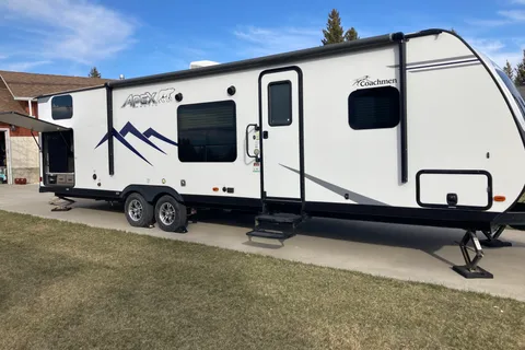 Smith’s Coachmen Apex Travel Trailer