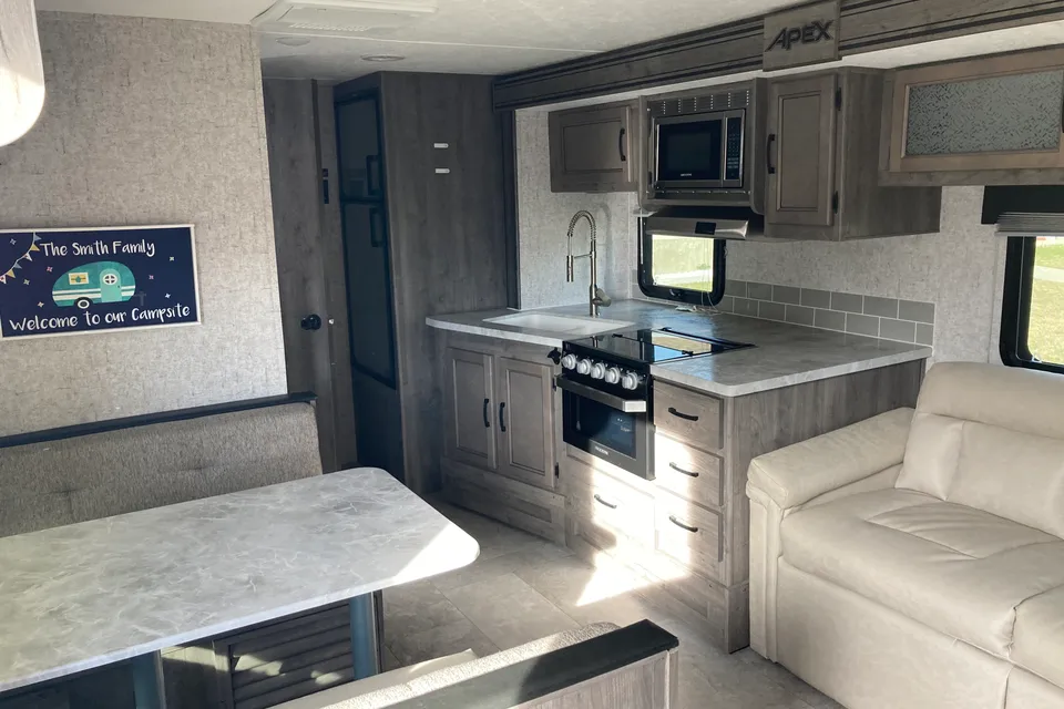 Smith’s Coachmen Apex Travel Trailer