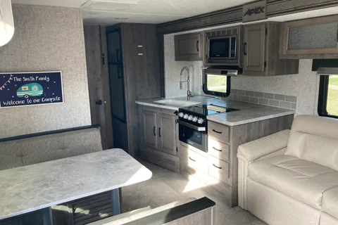 Smith’s Coachmen Apex Travel Trailer