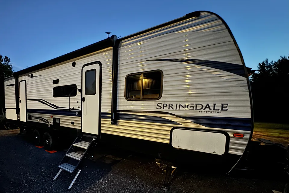 Matthew's Springdale SG301TR Travel Trailer