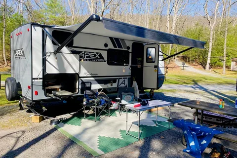 Take It Easy - 2022 Apex Nano 19’ Off Grid Travel Trailer