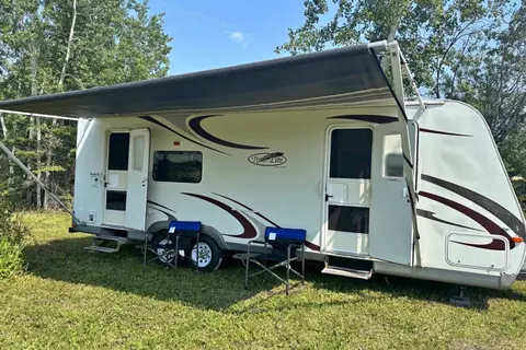 Michy’s Dream Featherlite Travel Trailer