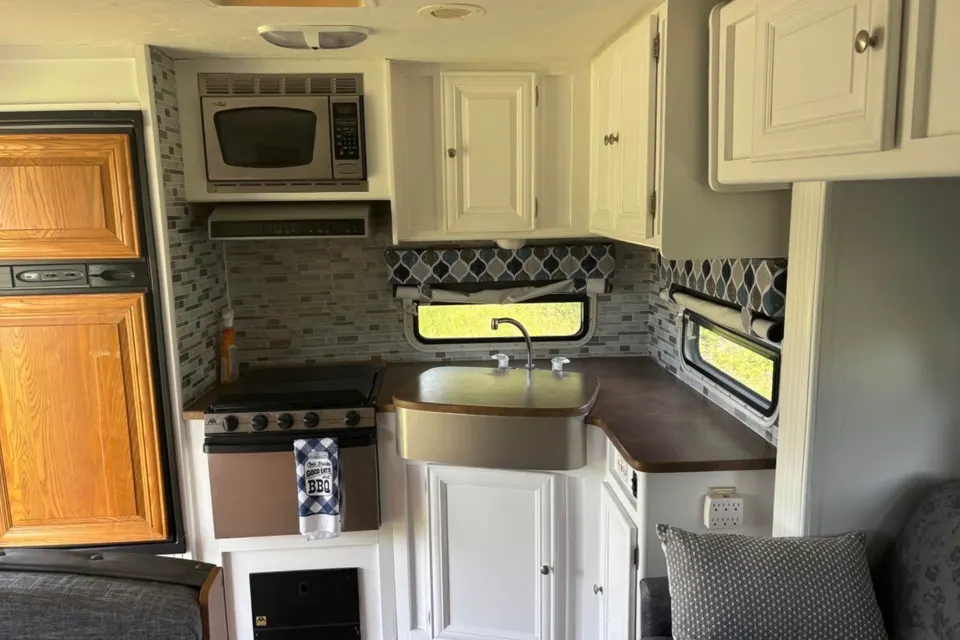 Michy’s Dream Featherlite Travel Trailer