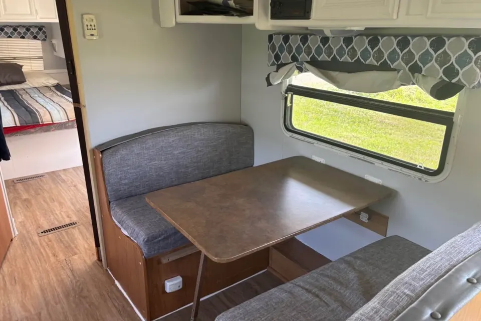 Michy’s Dream Featherlite Travel Trailer
