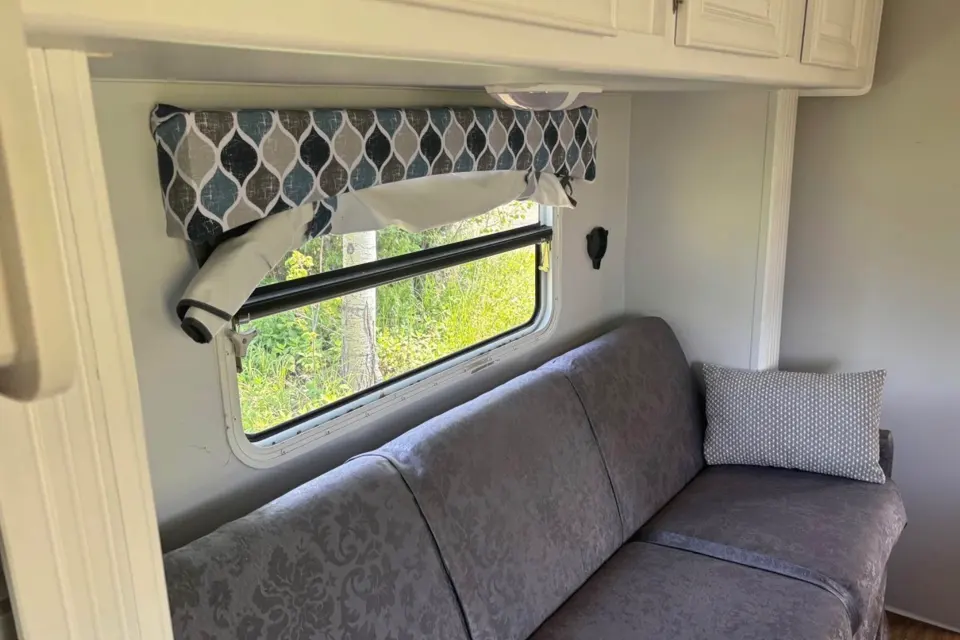 Michy’s Dream Featherlite Travel Trailer