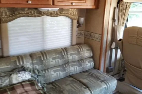 Laurel's Embassy Triple e Class A