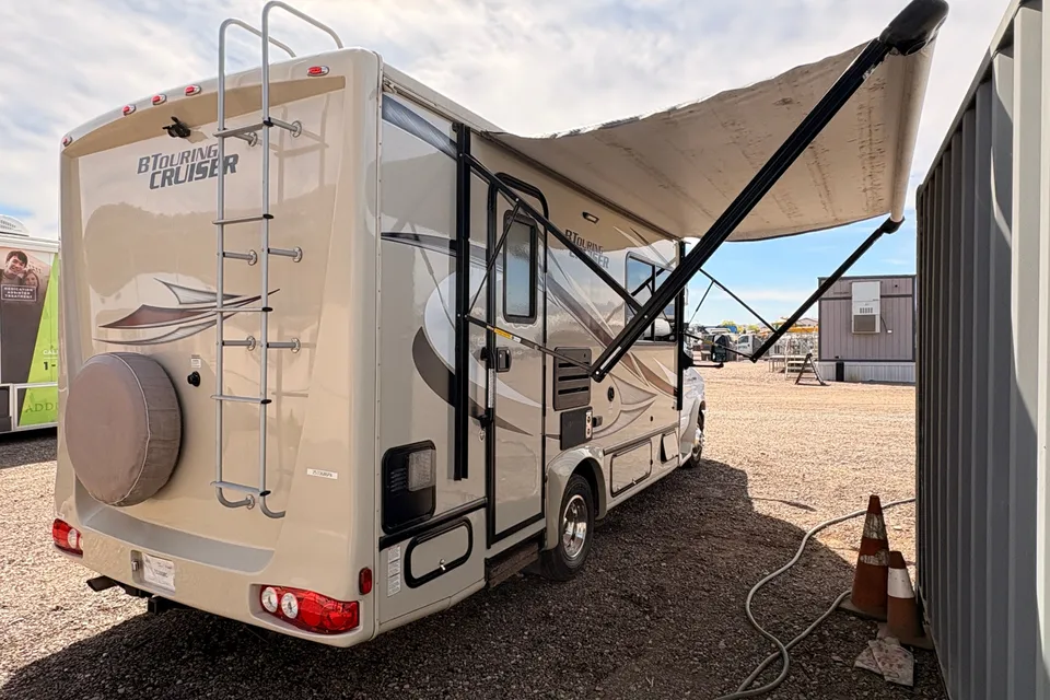 Park Anywhere! Maneuverable B+ Motorhome