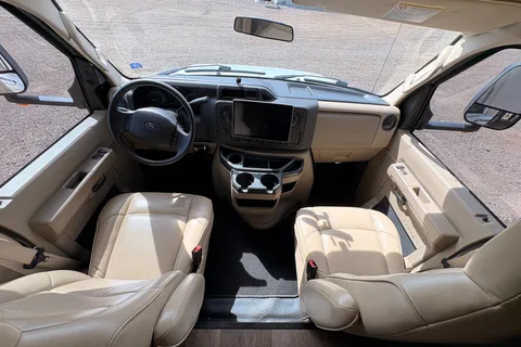 Park Anywhere! Maneuverable B+ Motorhome