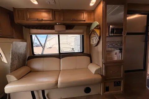 Park Anywhere! Maneuverable B+ Motorhome
