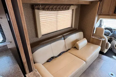 Park Anywhere! Maneuverable B+ Motorhome