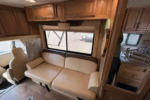 Park Anywhere! Maneuverable B+ Motorhome