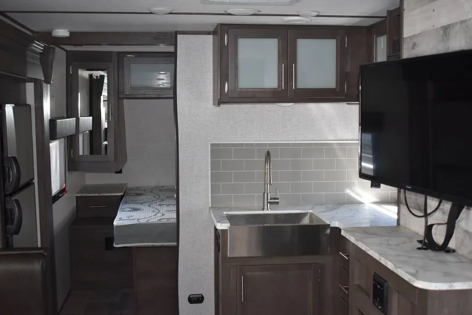 Sabastian's 28 ft Bunkhouse Coleman 2455bh
