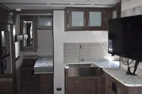 Sabastian's 28 ft Bunkhouse Coleman 2455bh