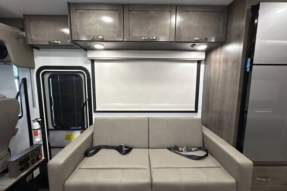 Dominic's Jayco Alante Class A