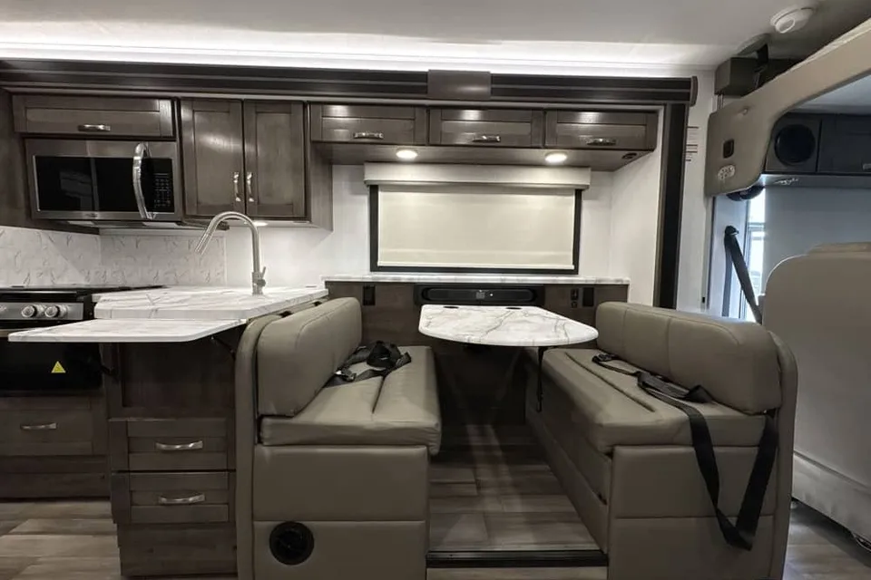 Dominic's Jayco Alante Class A