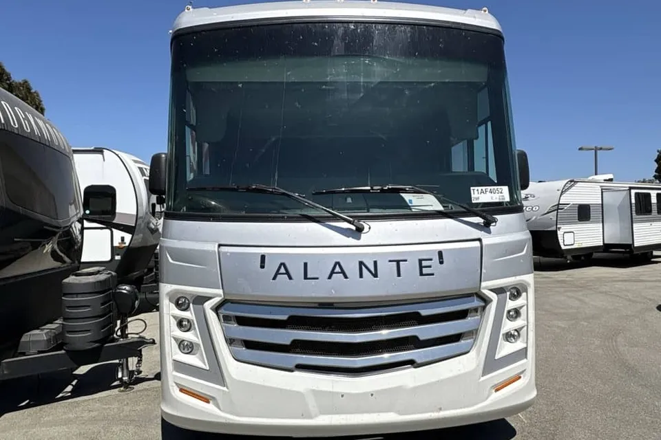 Dominic's Jayco Alante Class A