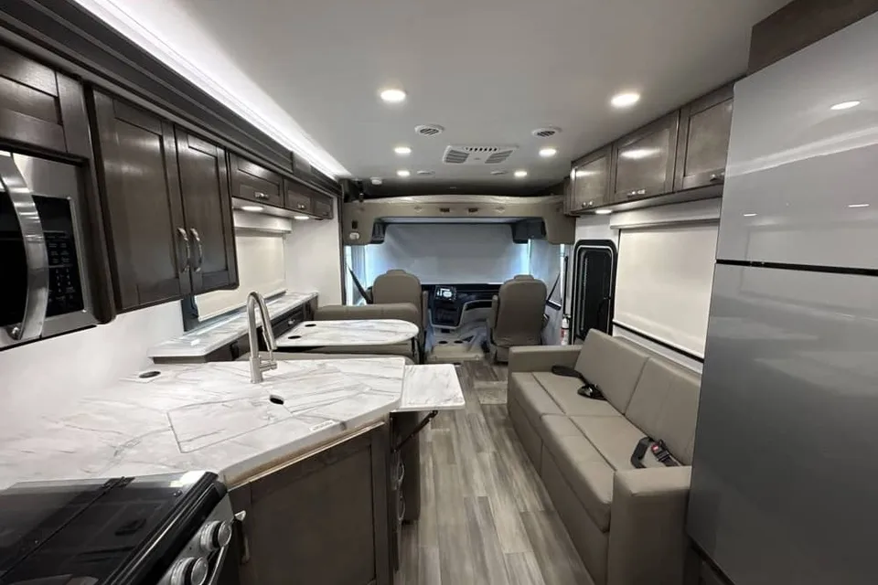 Dominic's Jayco Alante Class A