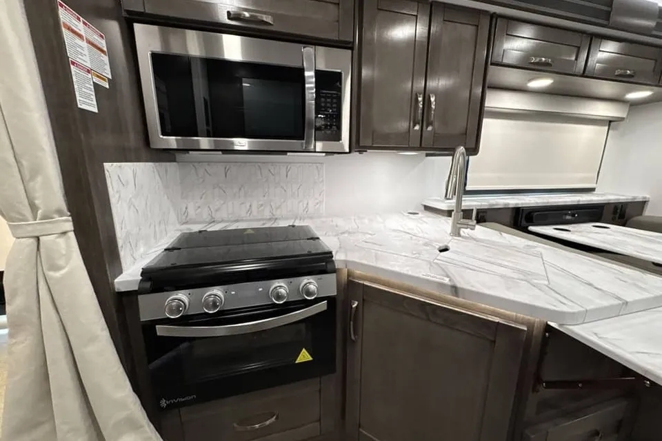 Dominic's Jayco Alante Class A