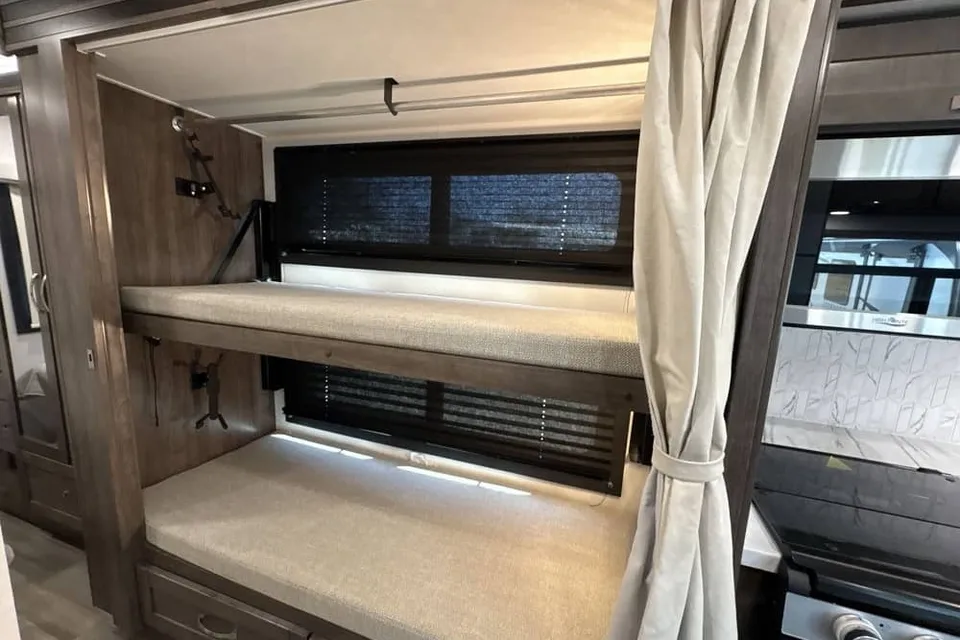 Dominic's Jayco Alante Class A