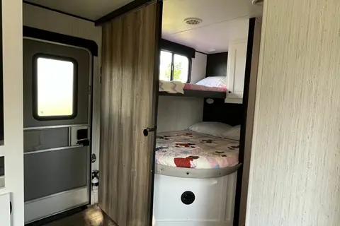 Scott's Keystone Trailrunner 31DB Travel Trailer