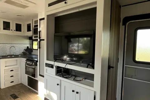 Scott's Keystone Trailrunner 31DB Travel Trailer